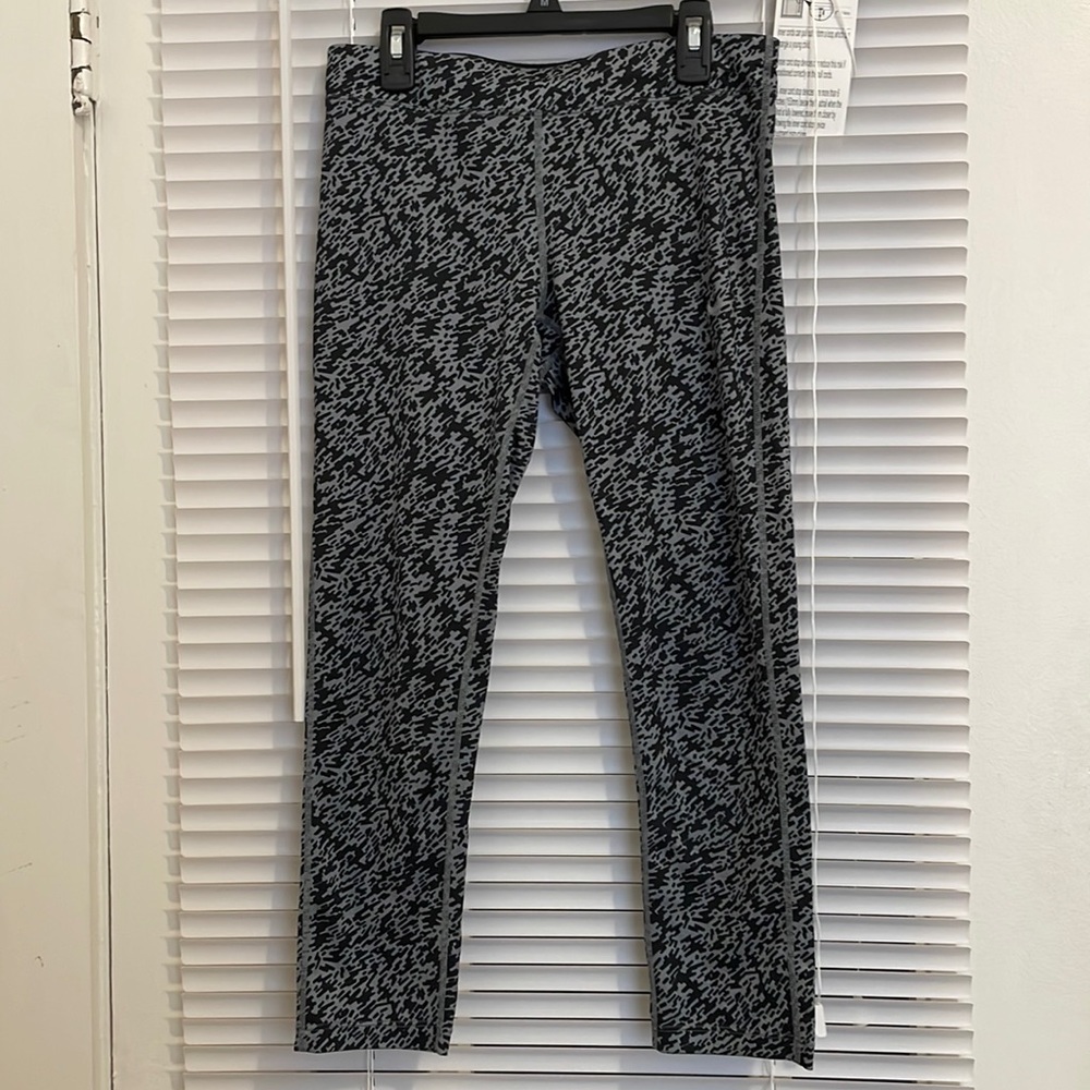 Nike Black Grey Cropped Leggings!